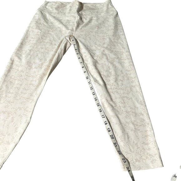 NWT Fabletics Define High Waisted 7/8 Legging Soft White Mini Nueue Camo XXL - Picture 6 of 8